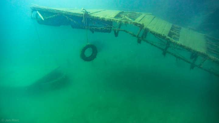 Tauchen im Kreidesee Hemmoor – alte versunkene Pontonbrücke