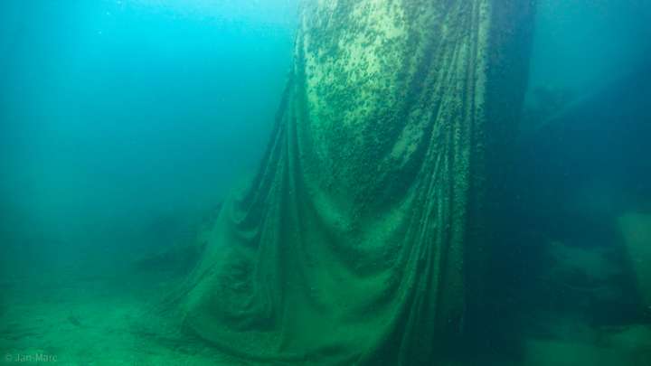 Tauchen im Kreidesee Hemmoor – altes Netz erstreckt sich bis 10 Meter Tiefe